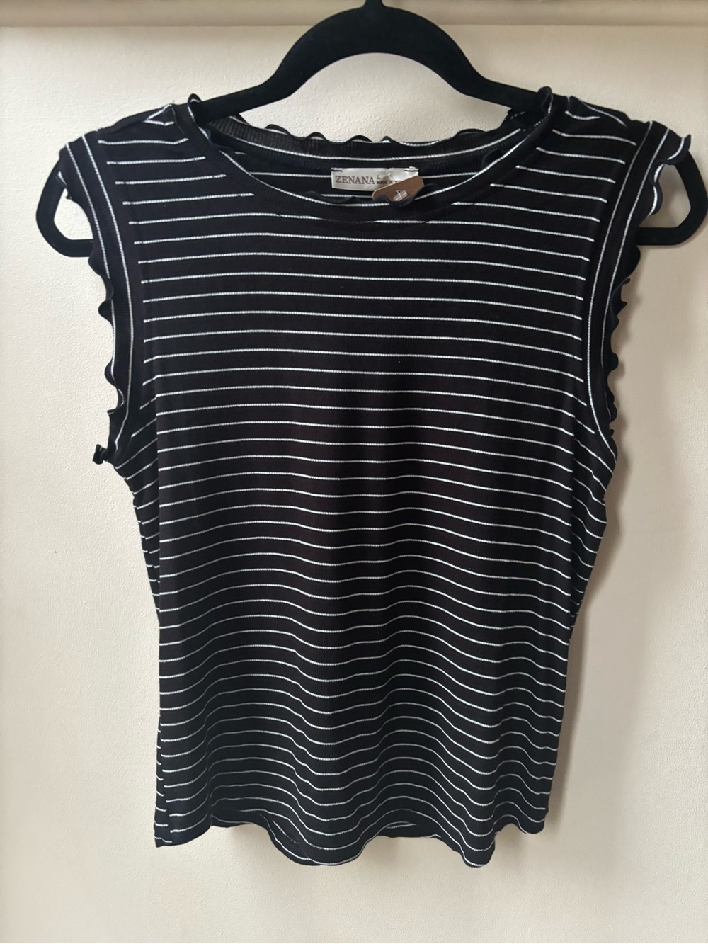 🌼3/$30🌼NWT Zenana Stripped Ruffle Sleeveless Top Size Large